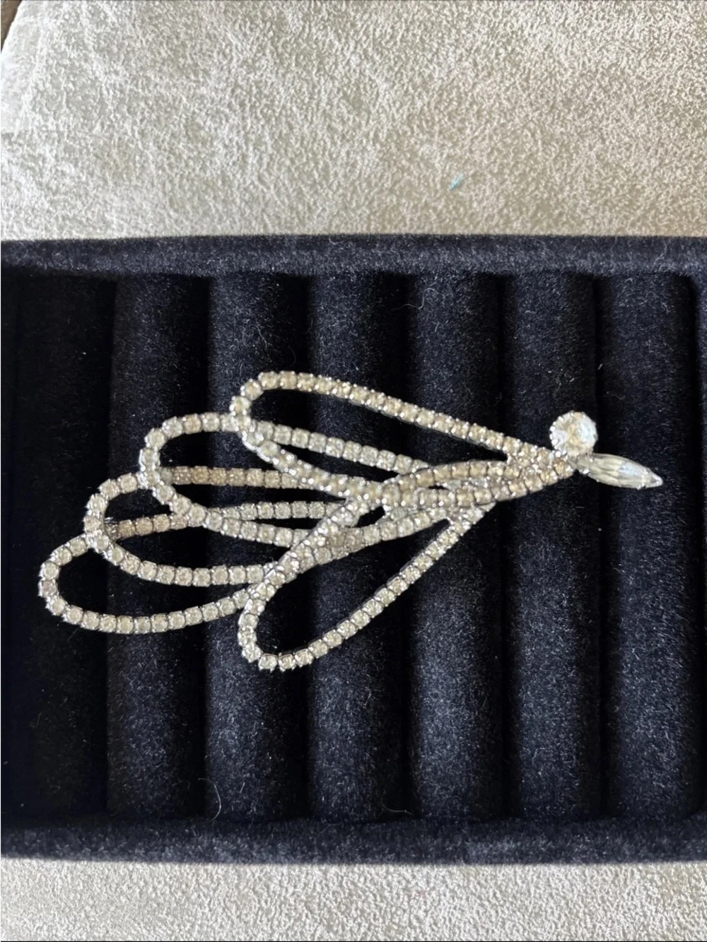 Vintage 1960s Rhinestone Leaf-Shaped Brooch - Sparkling Clear Crystal